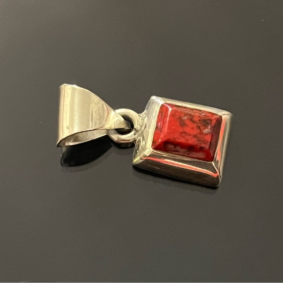 Sterling Silver Red Jasper Mexican Signed Pendant - Picture 4 of 9